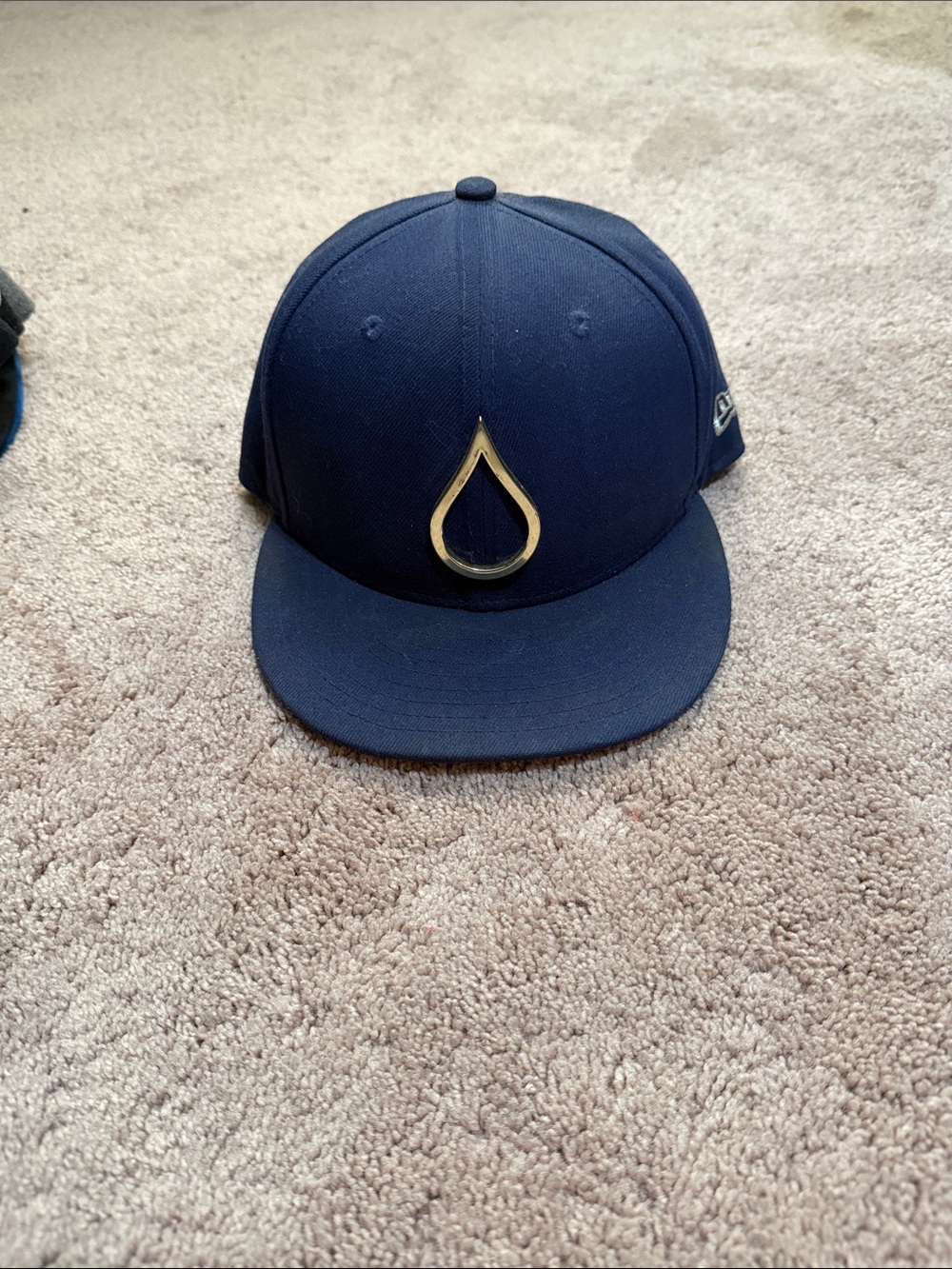 Men's Edmonton oilers fitted hat with metal gold emblem